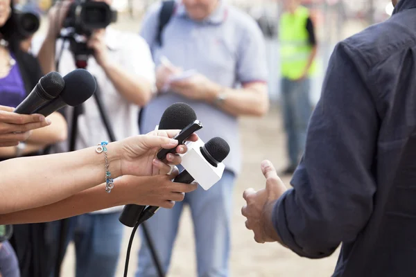 Gegara Pertanyaan soal MBG, Kartu Pers Jurnalis CNN Indonesia Dicabut